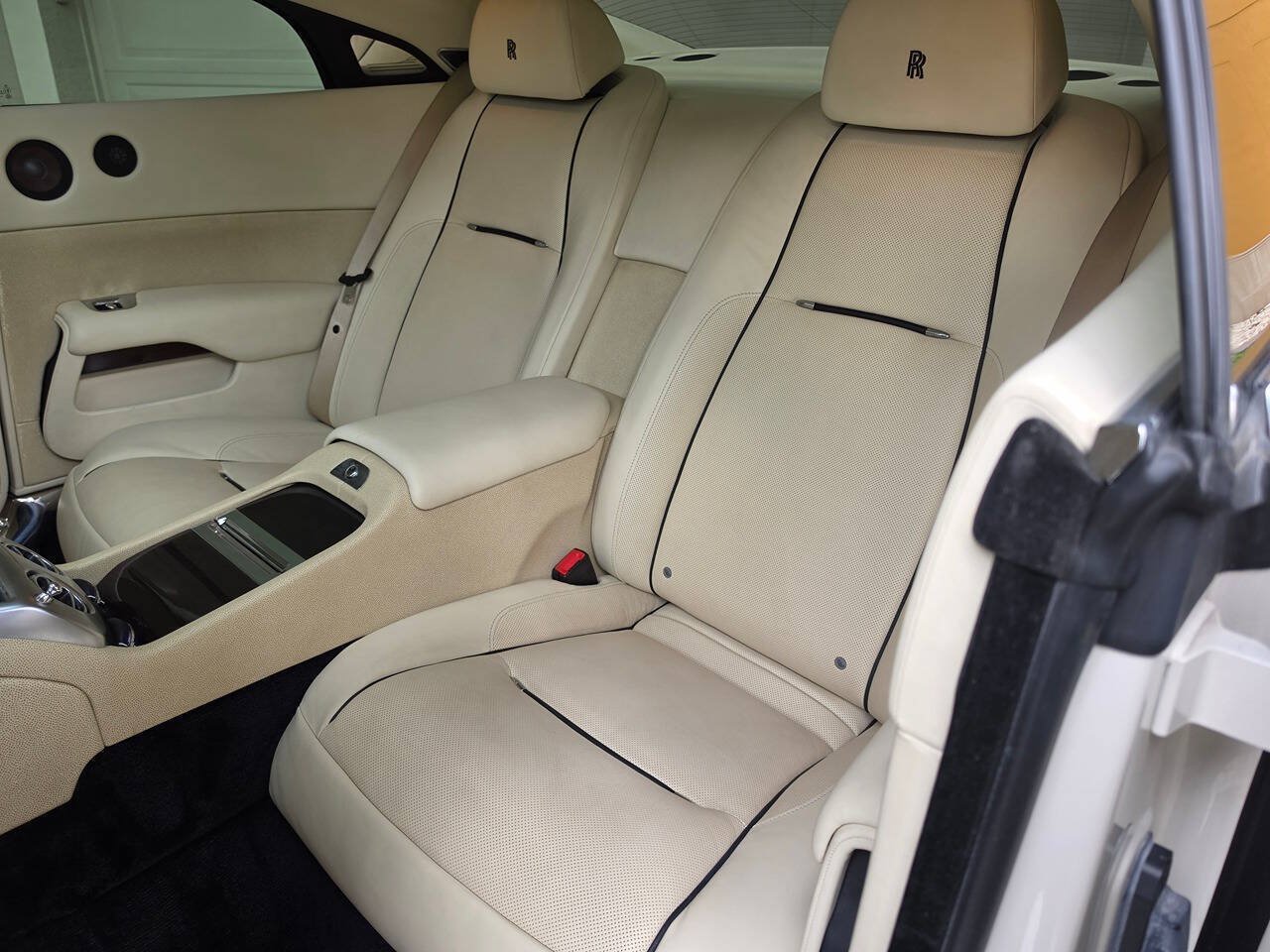 Used 2014 Rolls-Royce Wraith RWD image 17