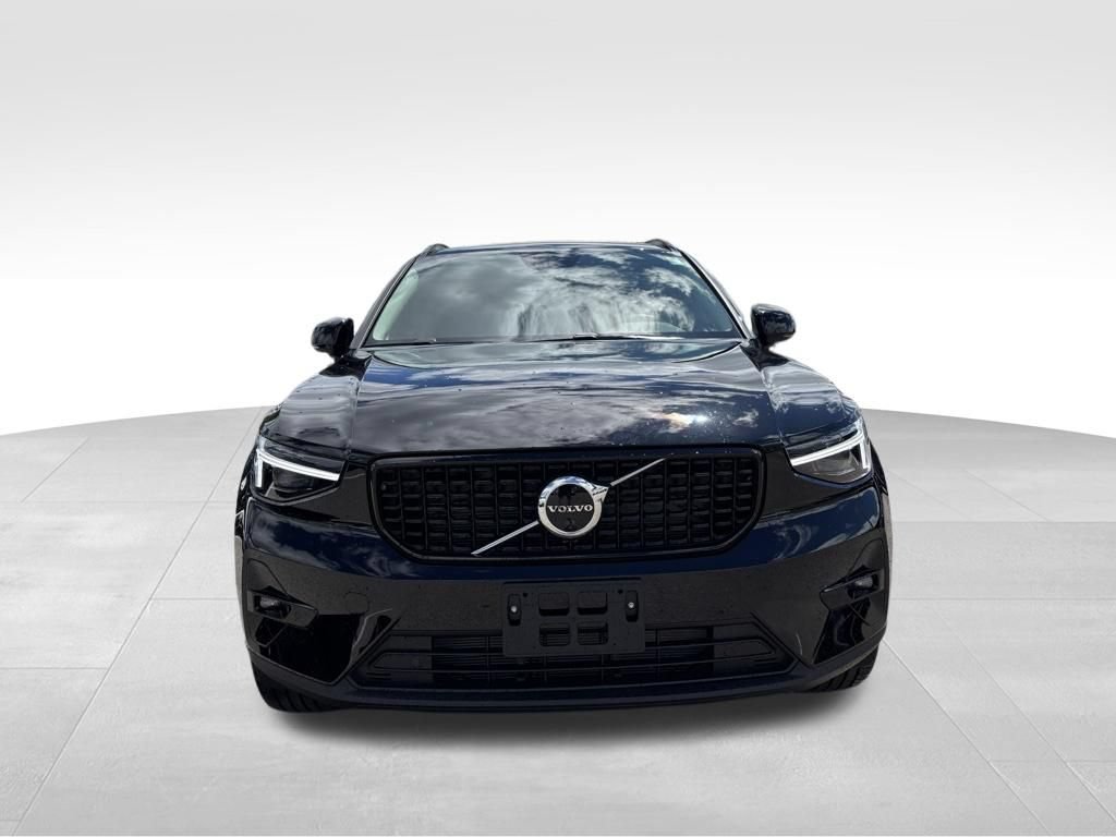 New 2026 Volvo XC40 B5 Plus w/ Climate Package AWD/4WD image 8
