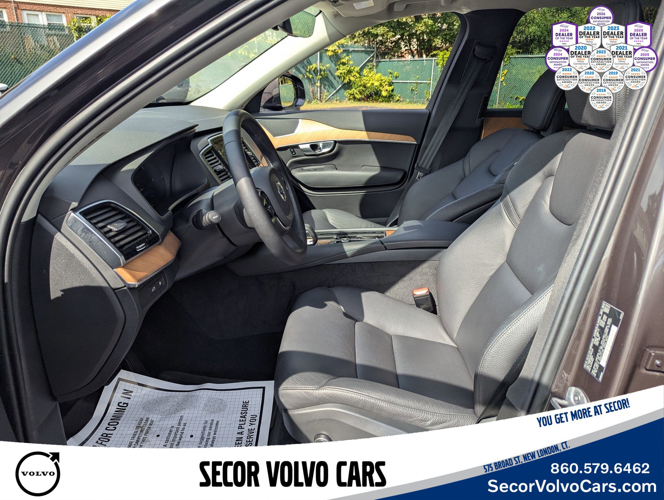 Certified 2024 Volvo XC90 T8 Plus w/ Protection Package Premier image 9