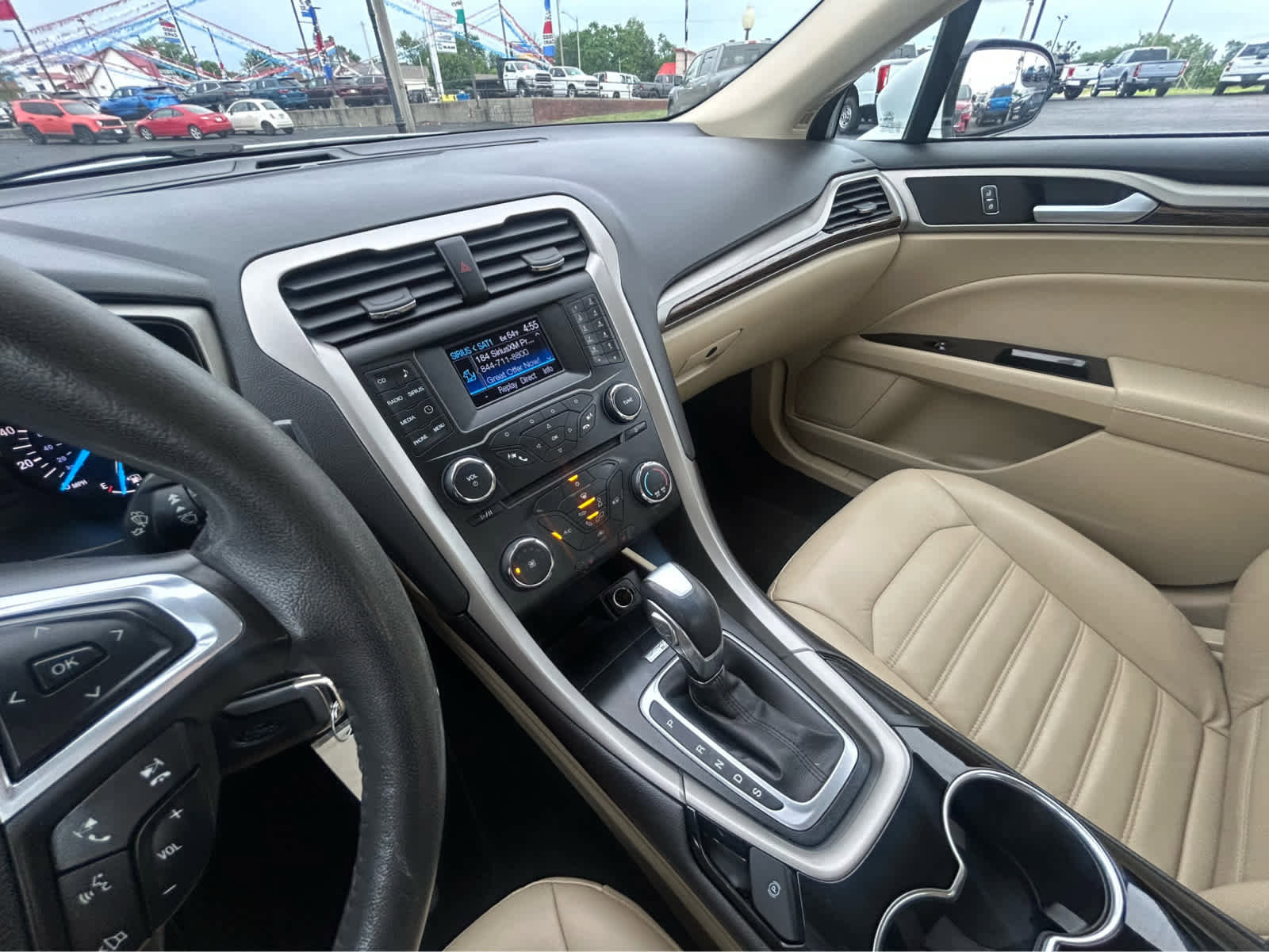 Used 2014 Ford Fusion SE w/ Equipment Group 202A FWD image 20