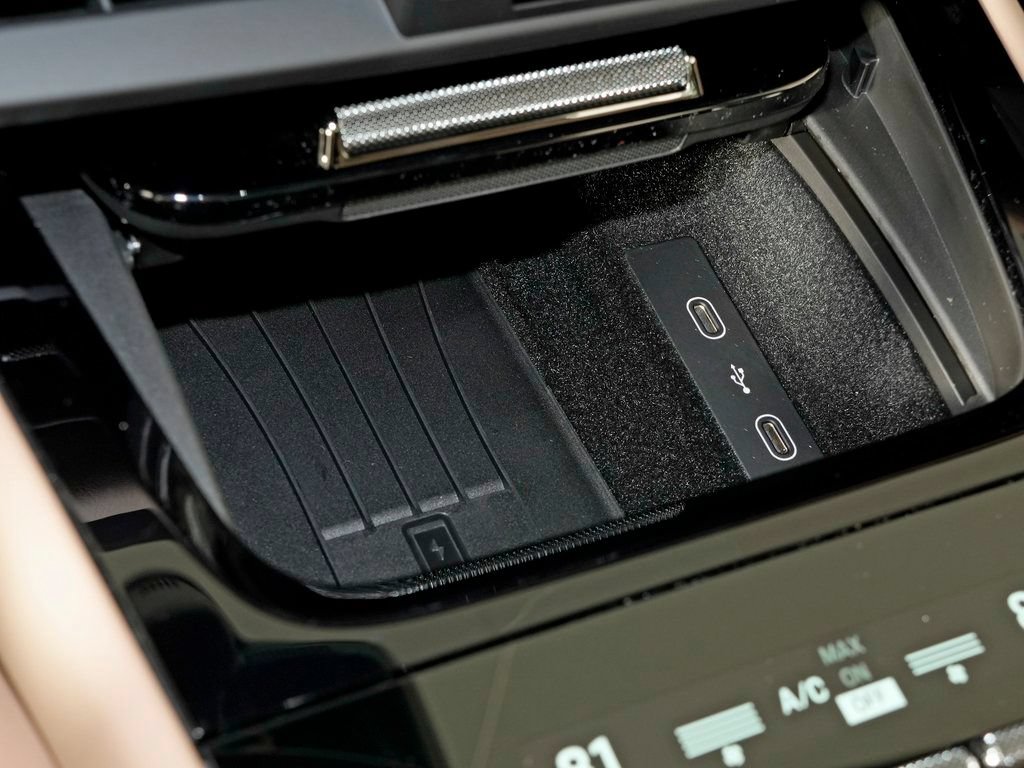 Used 2026 Porsche Cayenne AWD/4WD image 29