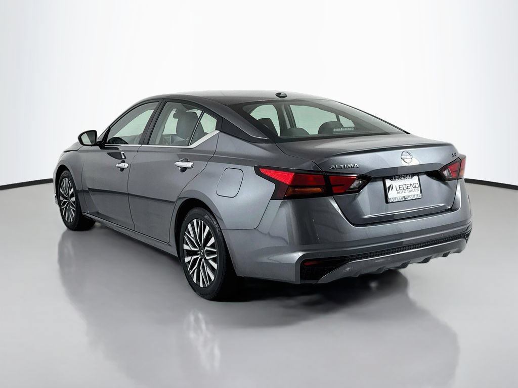 Used 2024 Nissan Altima 2.5 SV FWD image 7