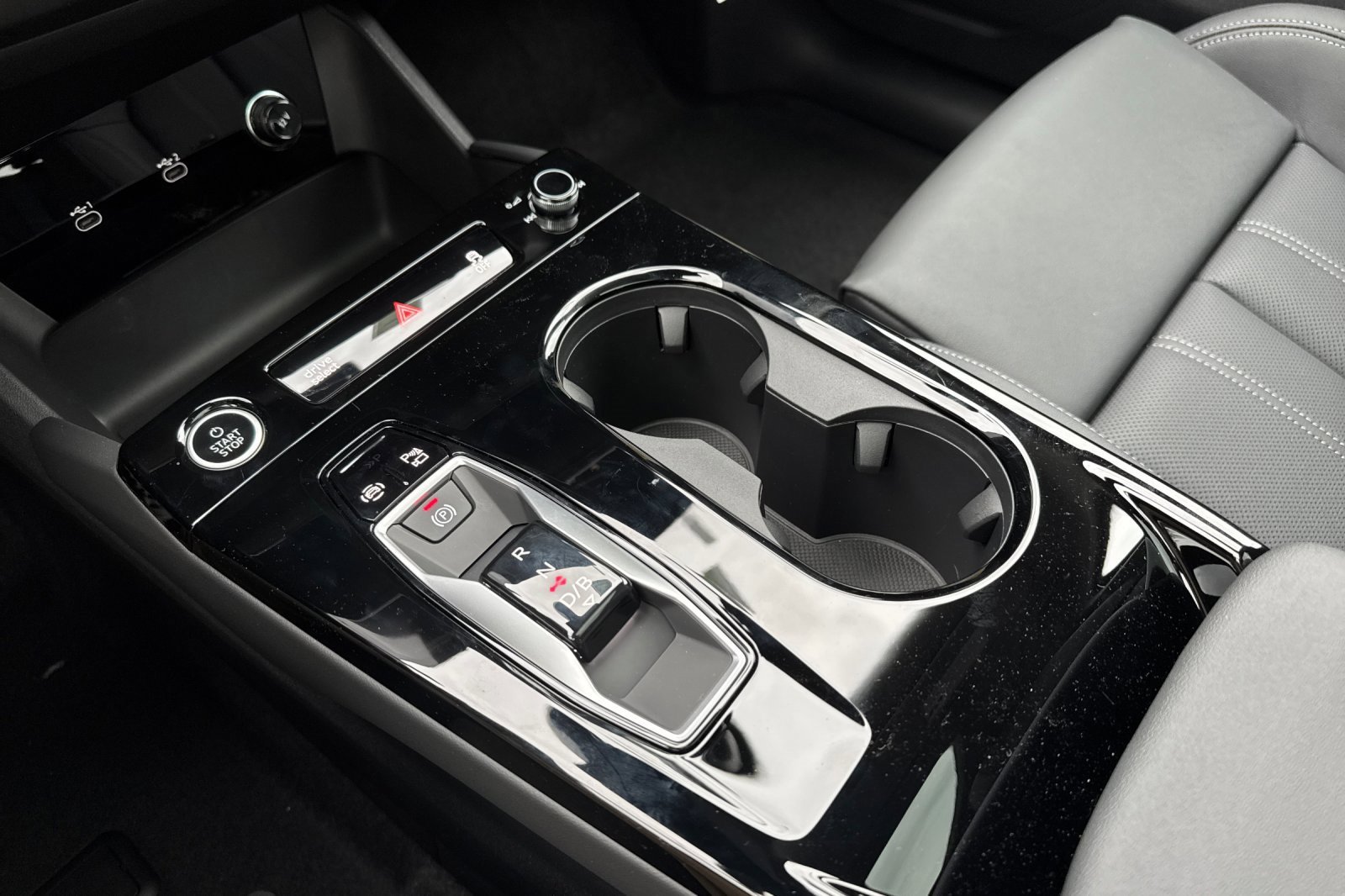 New 2025 Audi Q6 e-tron Premium Plus image 19