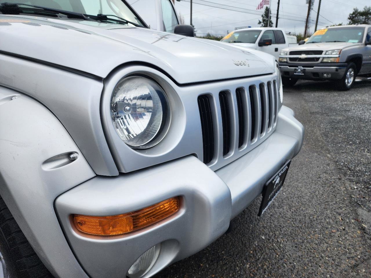 Used 2003 Jeep Liberty Renegade image 29