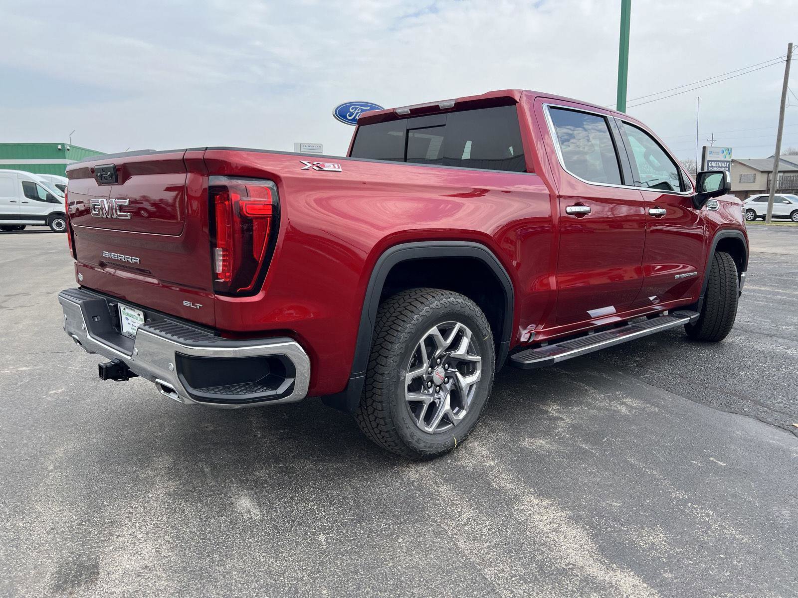 New 2026 GMC Sierra 1500 SLT image 5