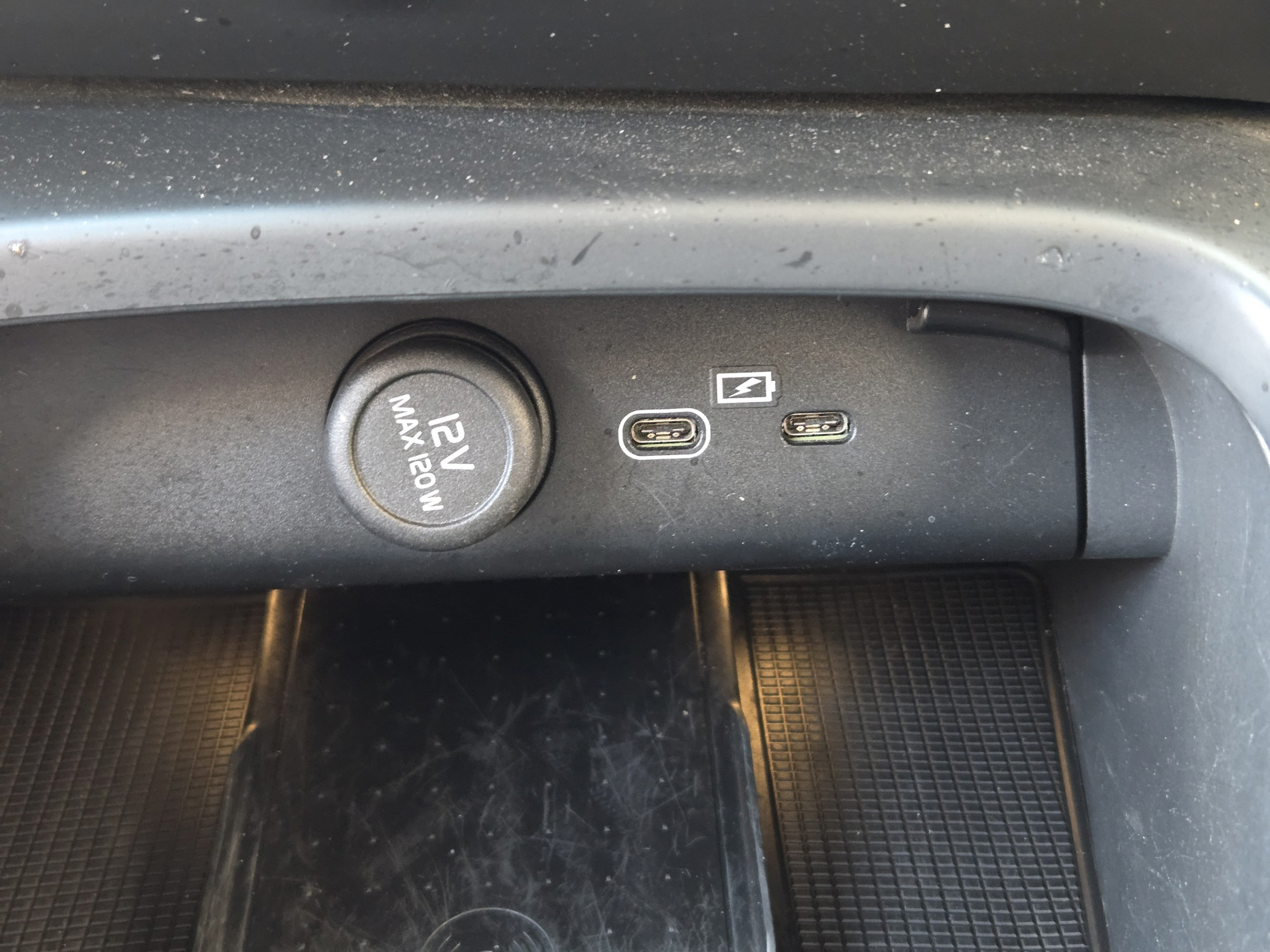 Used 2023 Volvo XC40 B4 Plus w/ Protection Package Premier FWD image 43