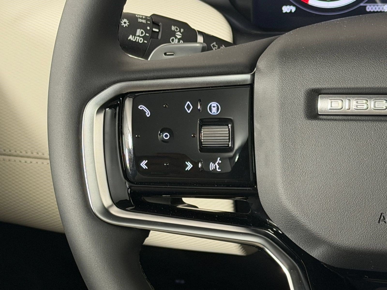 New 2026 Land Rover Discovery Sport Landmark AWD/4WD image 15
