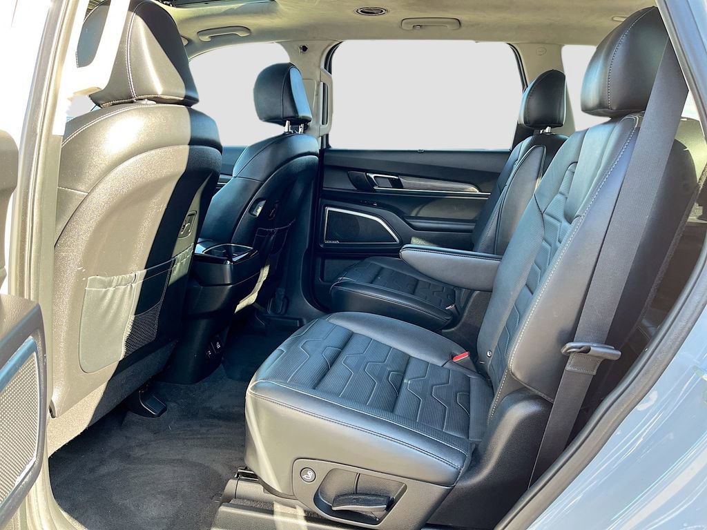 Used 2022 Kia Telluride SX w/ SX Prestige Package image 25