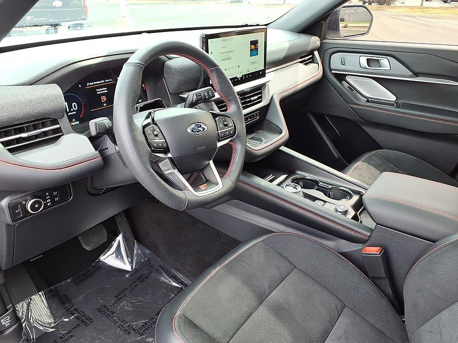 Used 2025 Ford Explorer ST AWD/4WD image 15