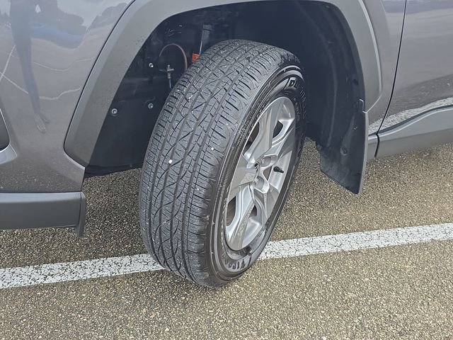 Used 2025 Toyota RAV4 LE image 31