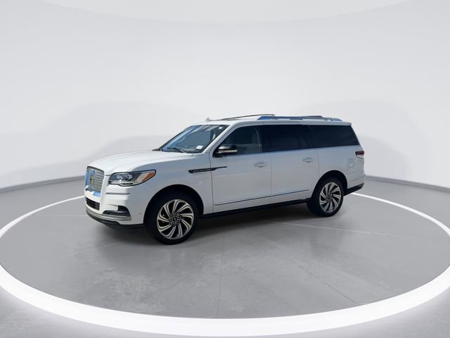 Used 2023 Lincoln Navigator L Reserve image 3