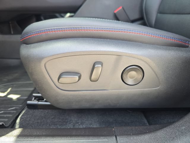 Certified 2025 Chevrolet Equinox EV RS FWD image 18