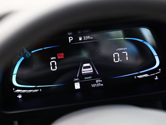 Used 2025 Hyundai Elantra Sport FWD image 30