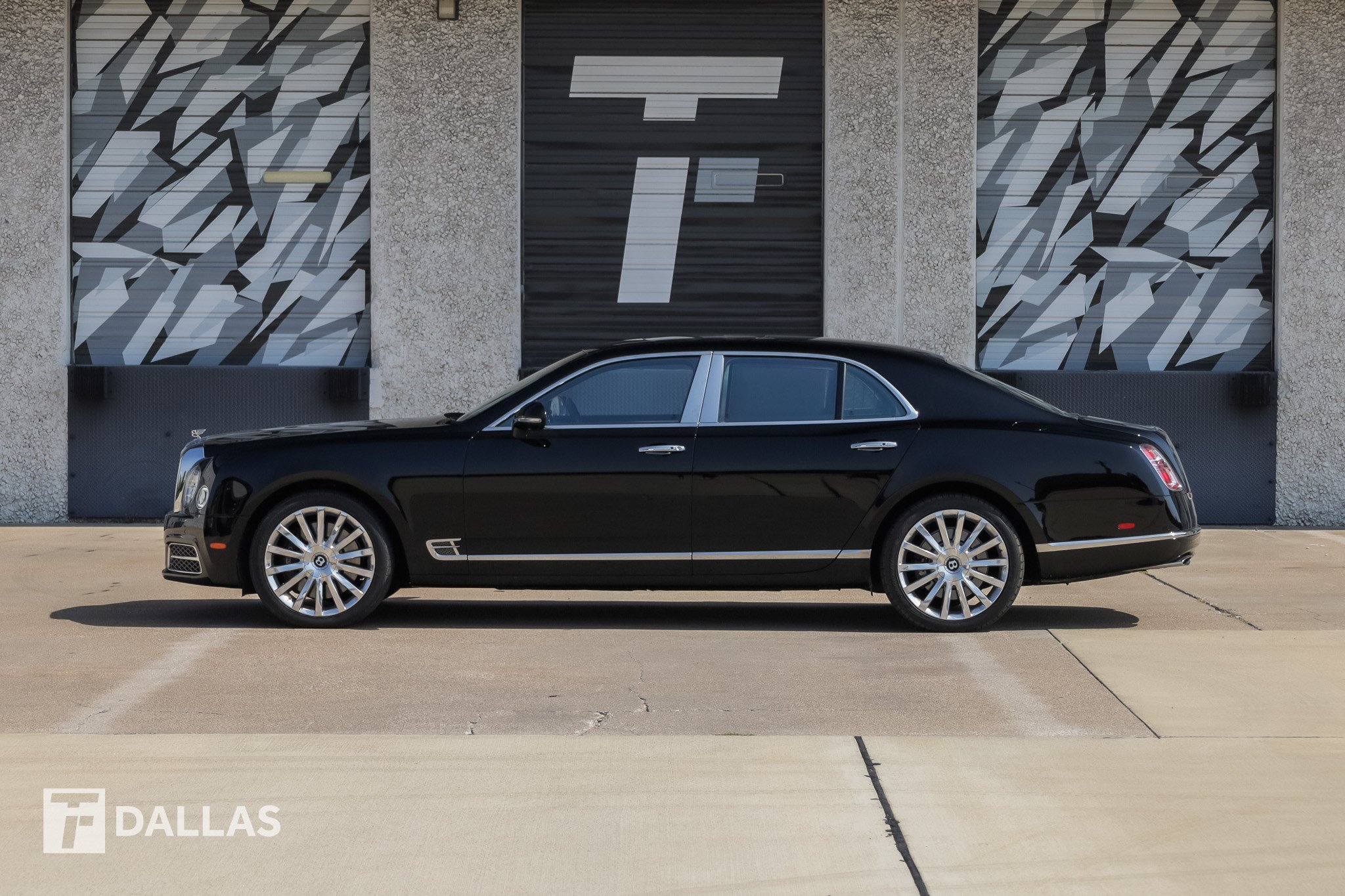 Used 2017 Bentley Mulsanne RWD image 2