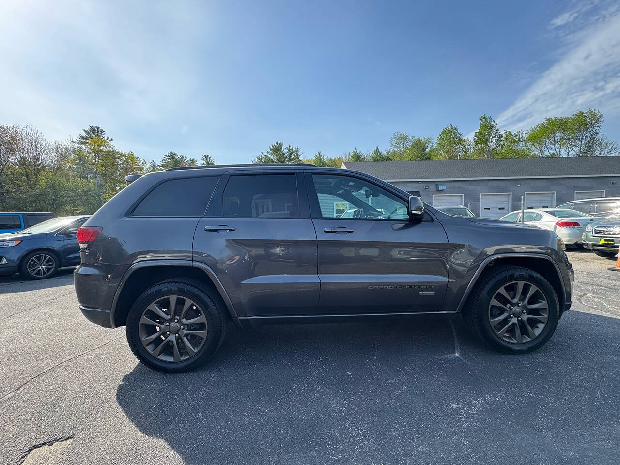 Used 2016 Jeep Grand Cherokee Limited 75th Anniversary AWD/4WD image 17