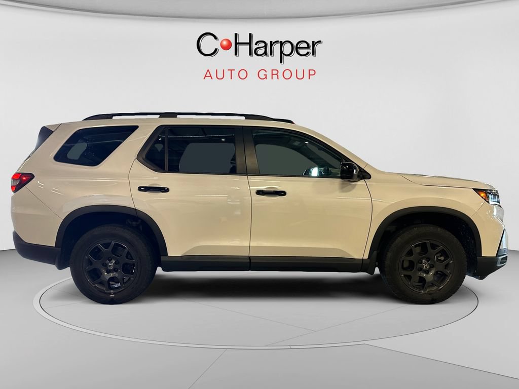Used 2024 Honda Pilot TrailSport image 2