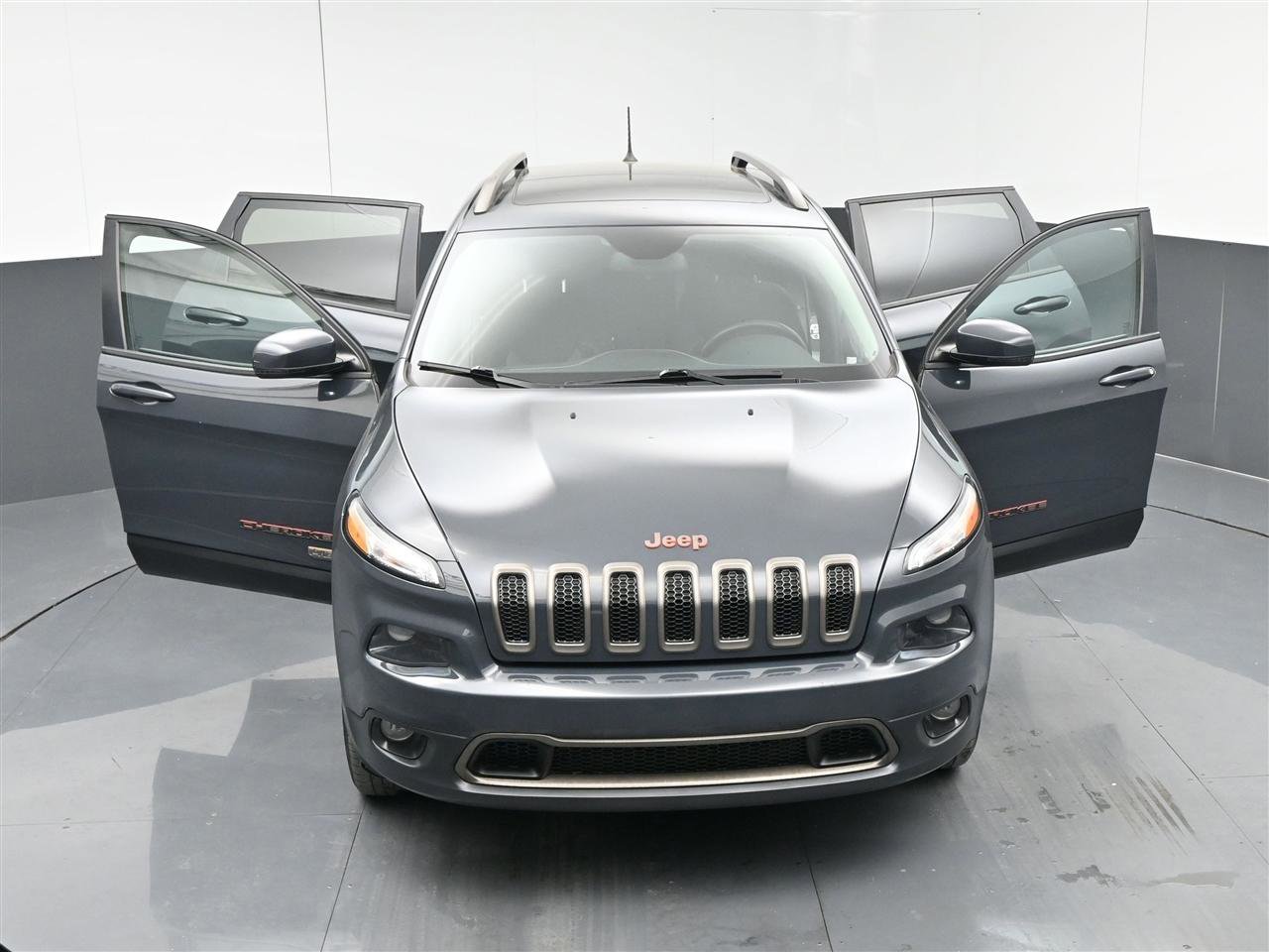 Used 2017 Jeep Cherokee 75th Anniversary image 39
