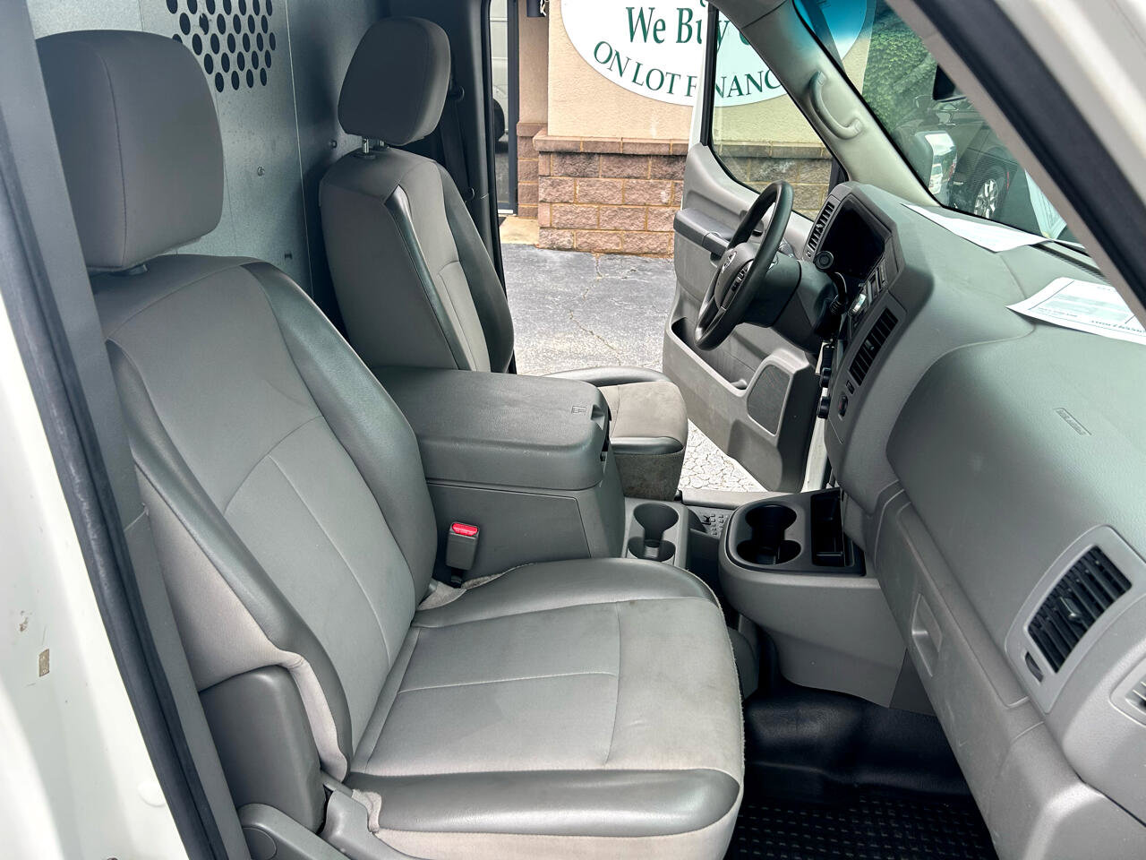 Used 2017 Nissan NV 3500 SV image 7