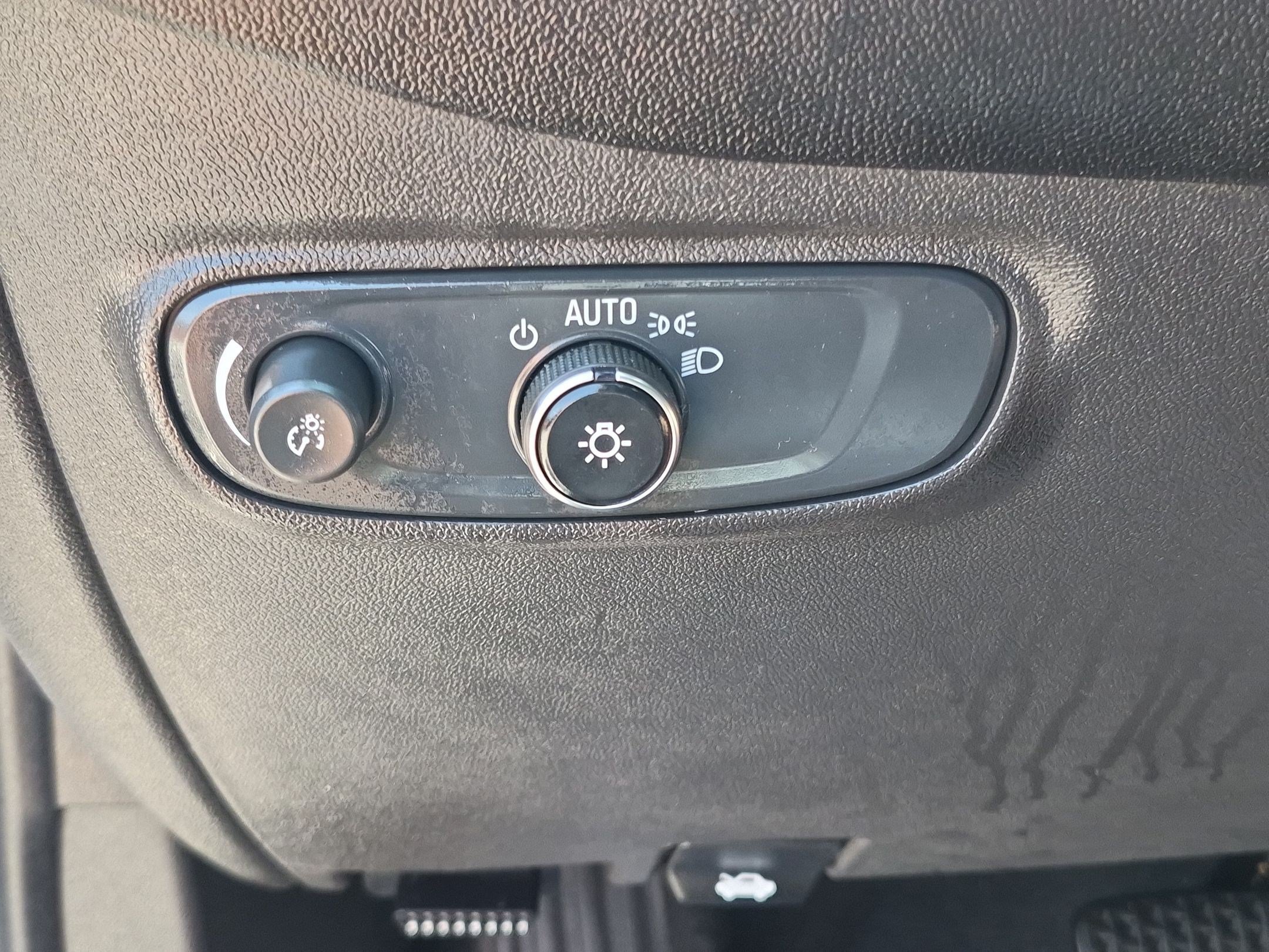 Certified 2024 Chevrolet Equinox LS w/ LS Convenience Package FWD image 23