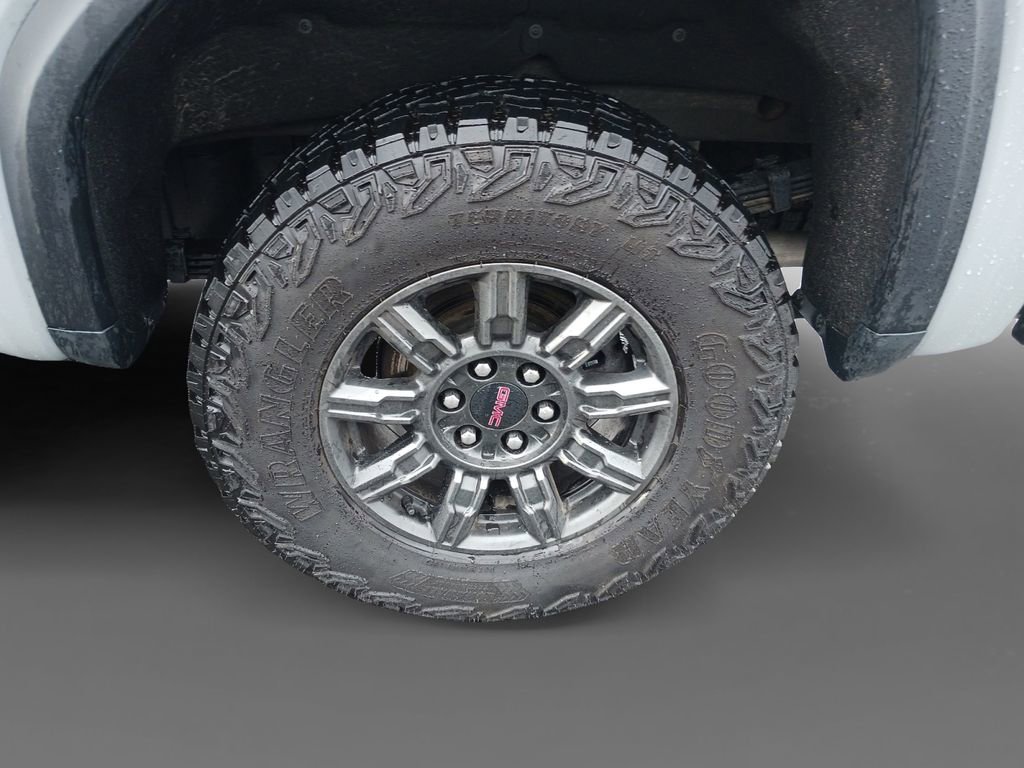 Used 2024 GMC Sierra 1500 AT4X image 8