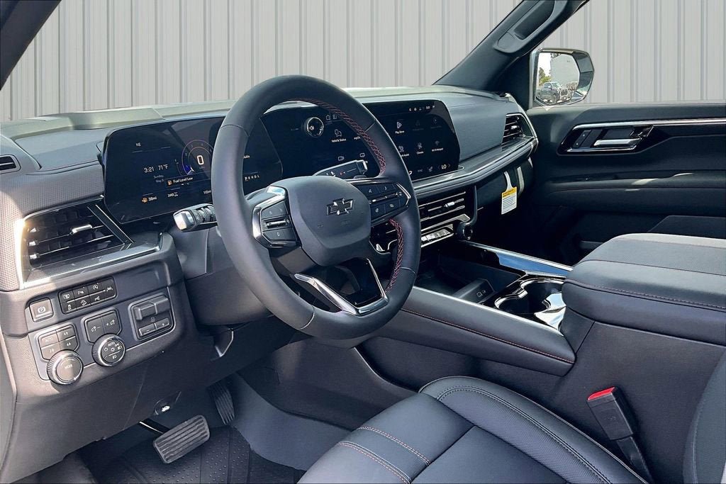 New 2026 Chevrolet Suburban RST w/ Comfort Package AWD/4WD image 3