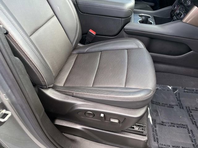 Used 2023 Chevrolet Suburban High Country image 10