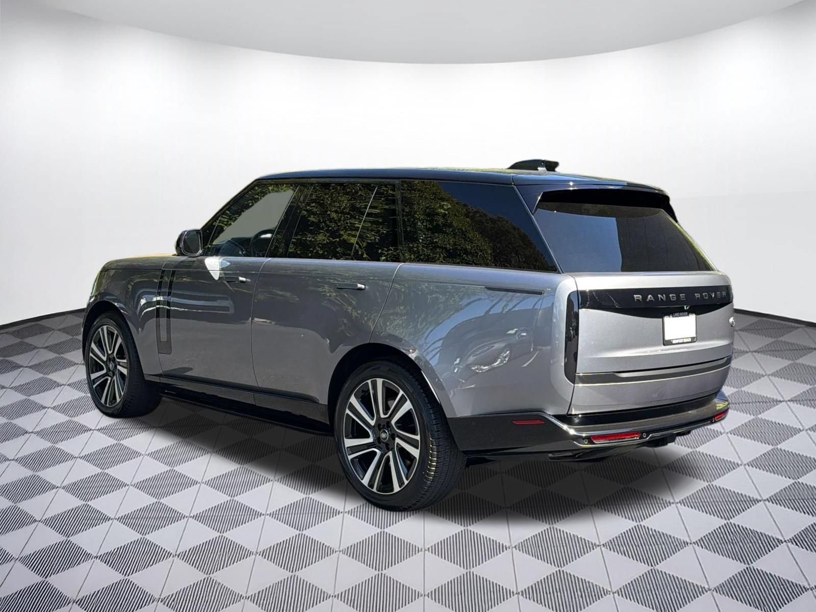 Used 2023 Land Rover Range Rover SE AWD/4WD image 3
