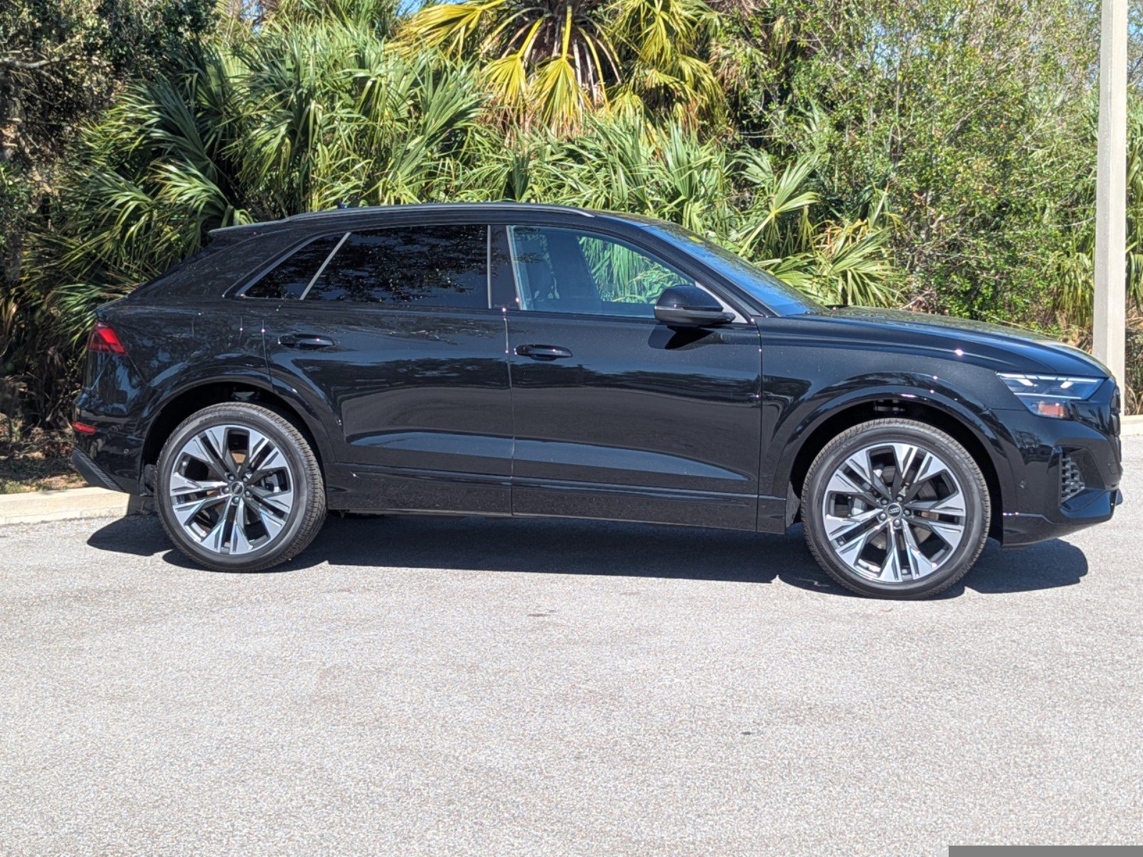New 2025 Audi Q8 Premium image 3