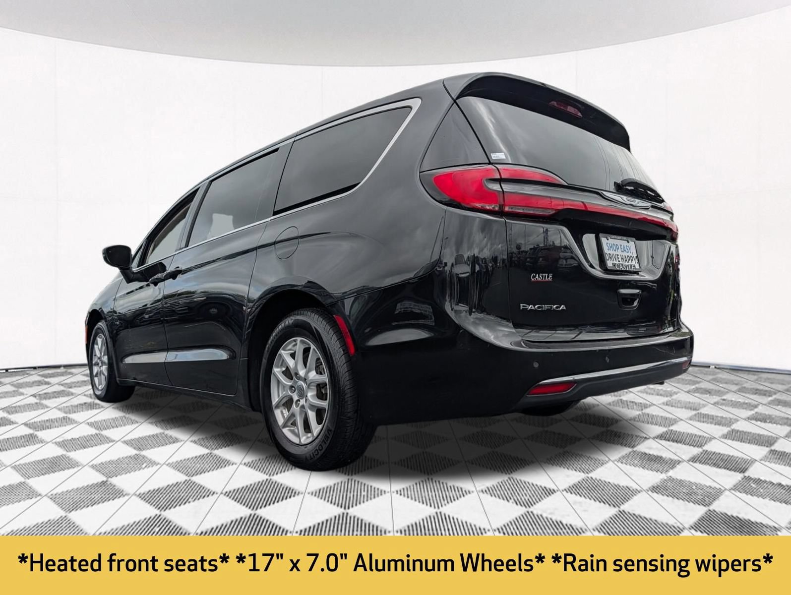 Used 2023 Chrysler Pacifica Touring-L FWD image 11