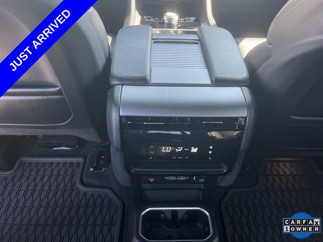 Certified 2024 Jeep Wagoneer Series II w/ Convenience Group I RWD image 18