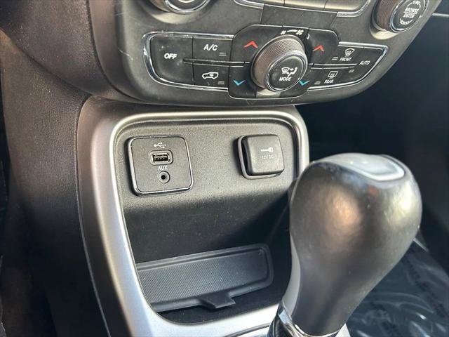 Certified 2018 Jeep Compass Latitude w/ Popular Equipment Group FWD image 22