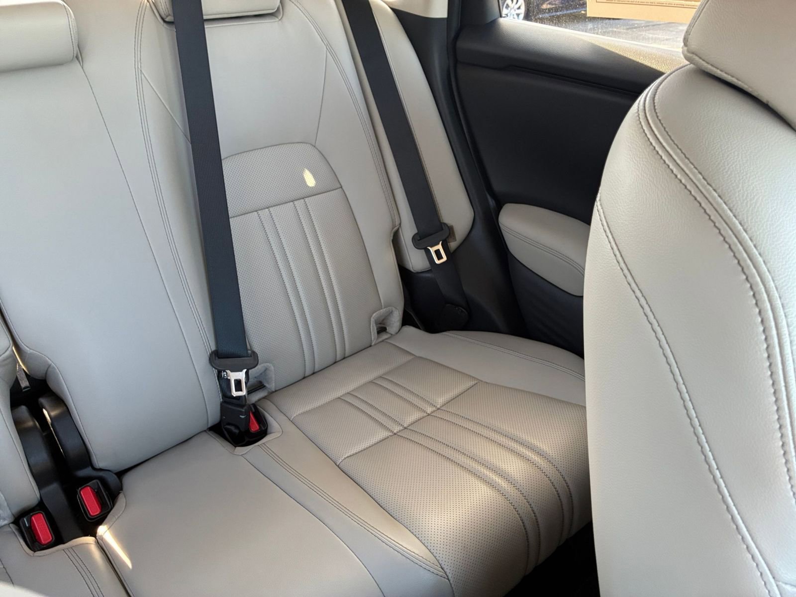 Used 2025 Honda HR-V EX-L image 32