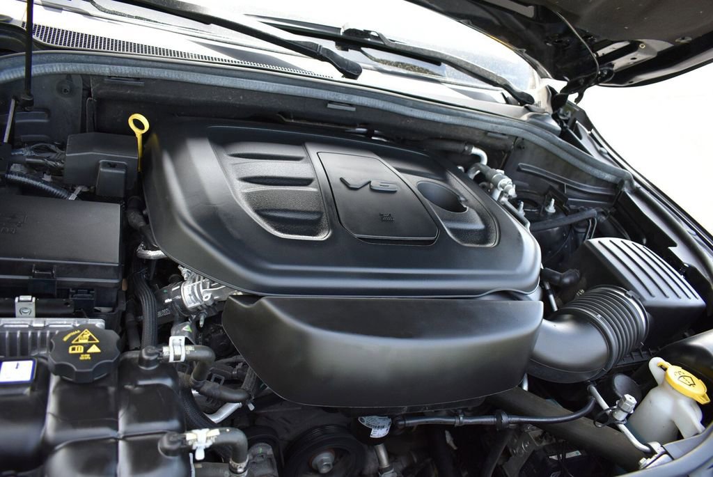 Used 2022 Dodge Durango SXT w/ Anodized Platinum Package AWD/4WD image 31