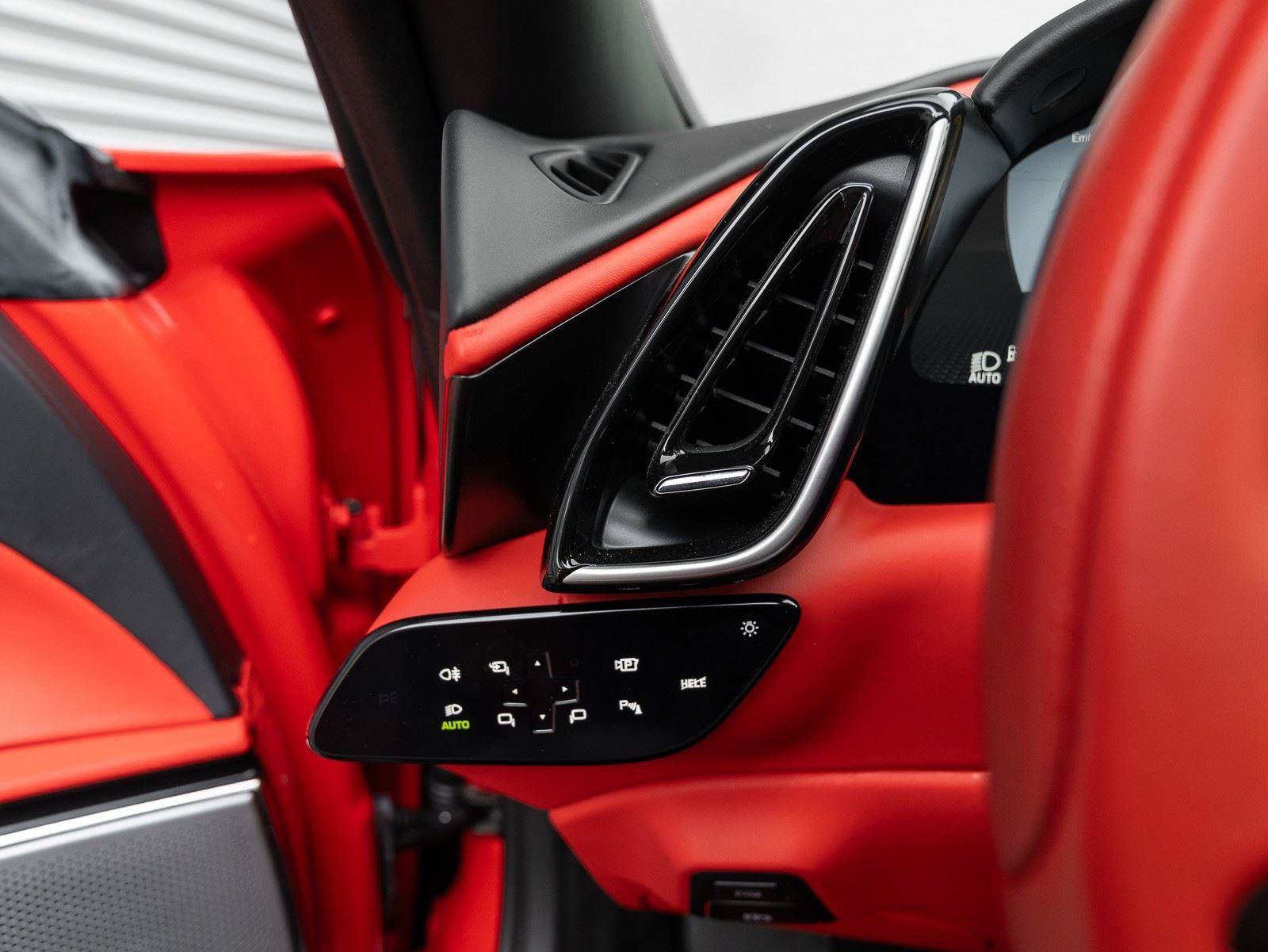 Used 2024 Ferrari Roma Spider RWD image 44
