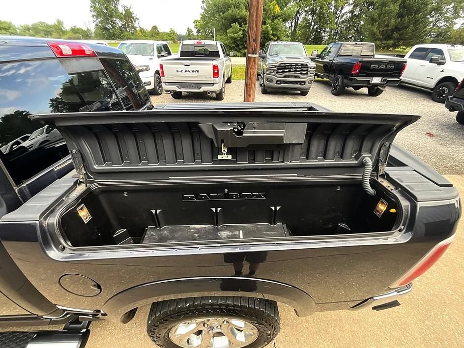 Used 2016 RAM 1500 Laramie w/ Convenience Group AWD/4WD image 11