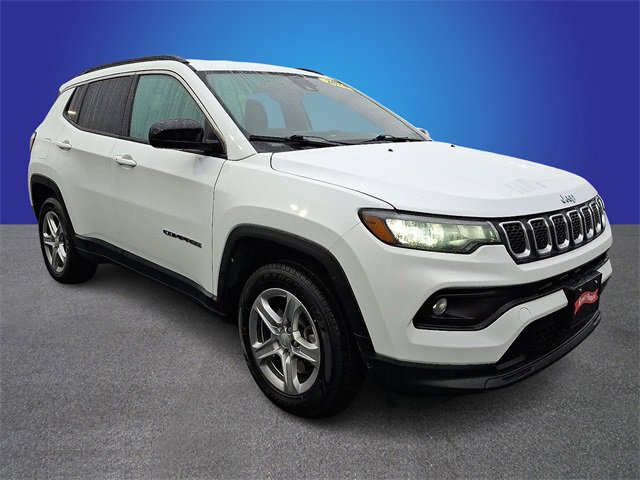 Used 2024 Jeep Compass Latitude image 3