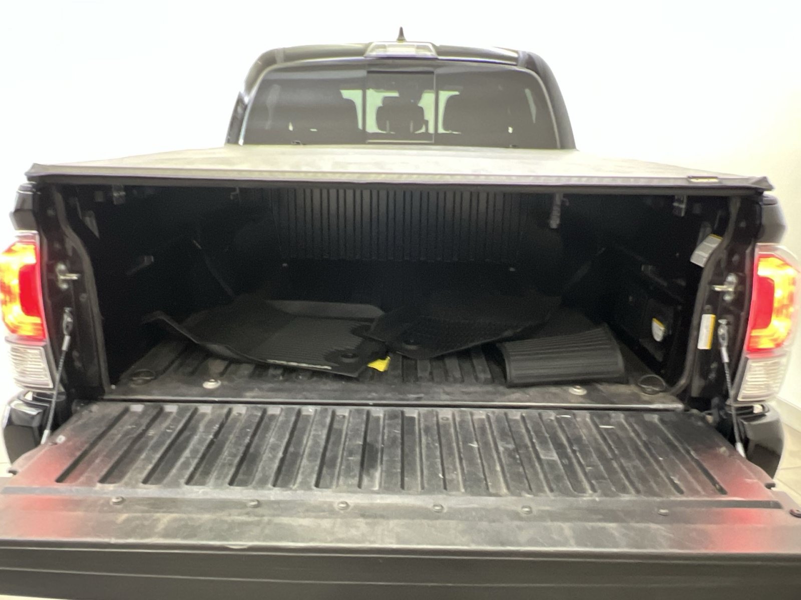 Used 2020 Toyota Tacoma TRD Sport AWD/4WD image 24