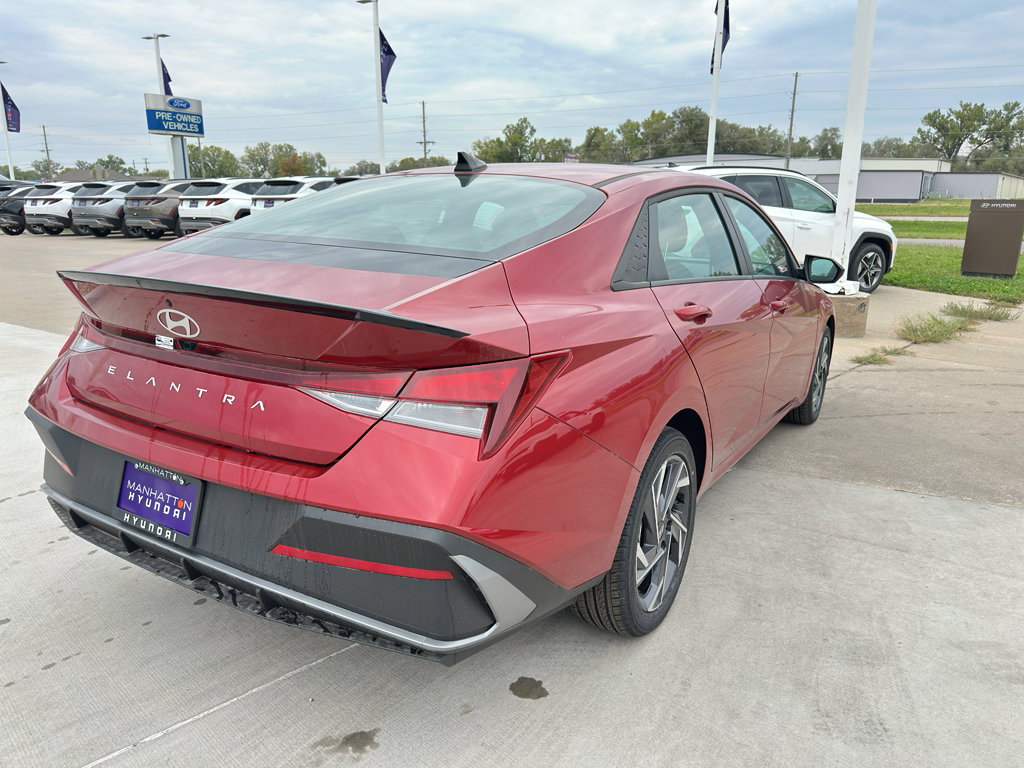 New 2025 Hyundai Elantra Sport image 5