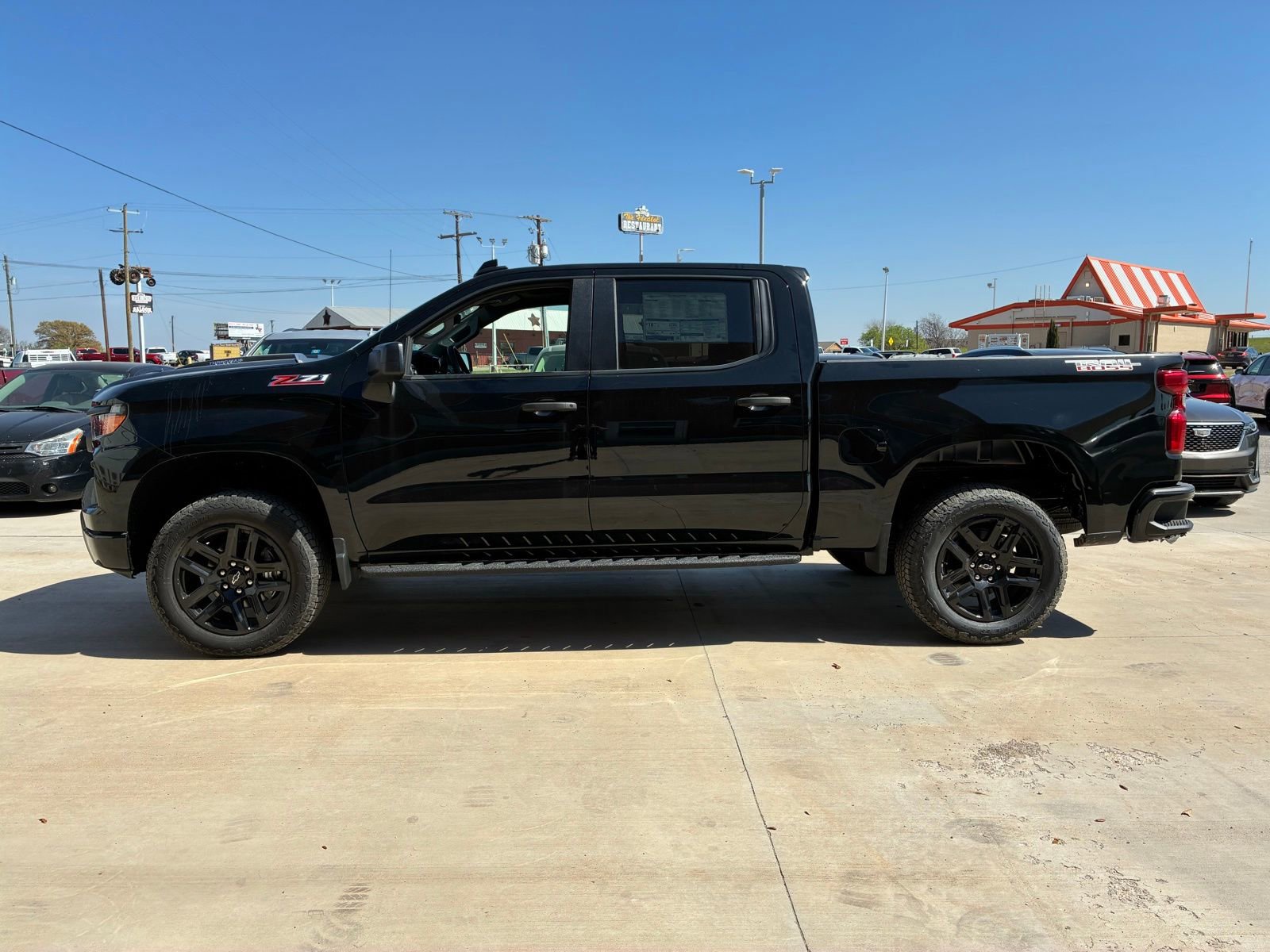 Used 2025 Chevrolet Silverado 1500 Custom Trail Boss image 2