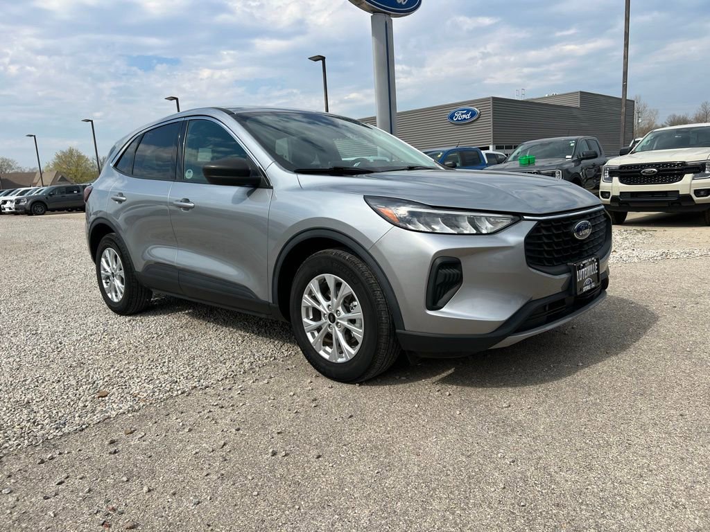 Used 2023 Ford Escape Active image 1