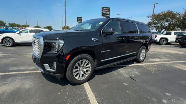 Used 2024 GMC Yukon XL Denali AWD/4WD image 4