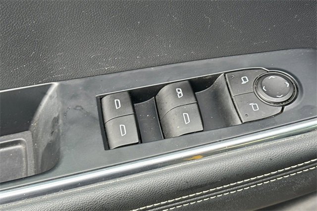 Used 2024 GMC Acadia Elevation image 12