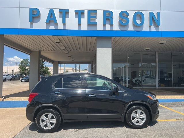 Used 2019 Chevrolet Trax LT w/ LT Convenience Package FWD image 1