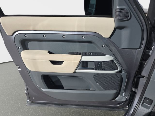 Certified 2023 Land Rover Defender 110 X-Dynamic SE image 25