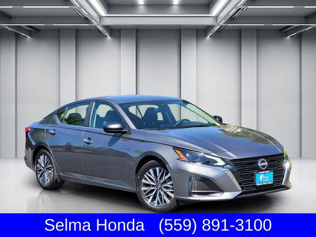 Used 2025 Nissan Altima 2.5 SV FWD image 1