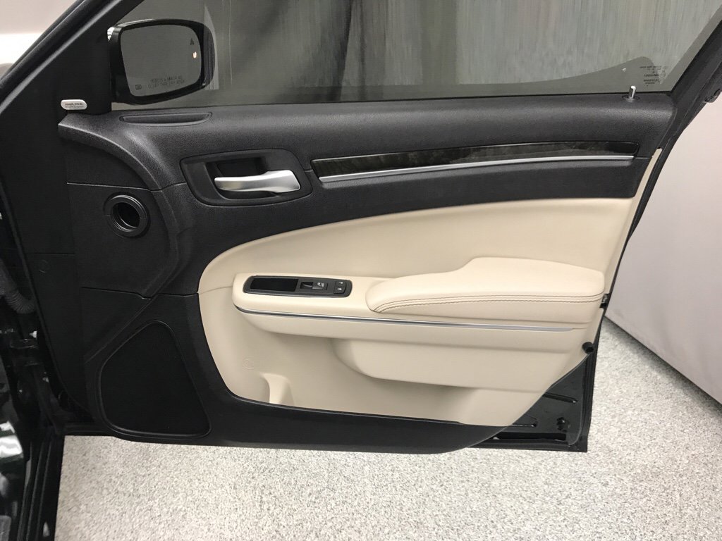 Used 2016 Chrysler 300 C w/ Safetytec Plus Group image 16