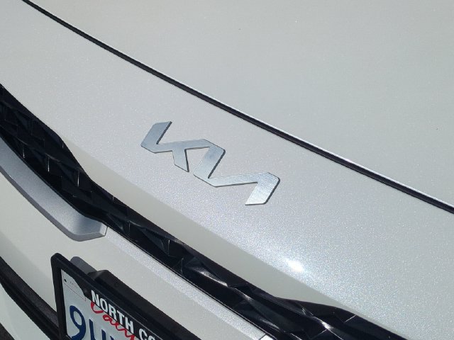 Certified 2023 Kia Forte LXS FWD image 10