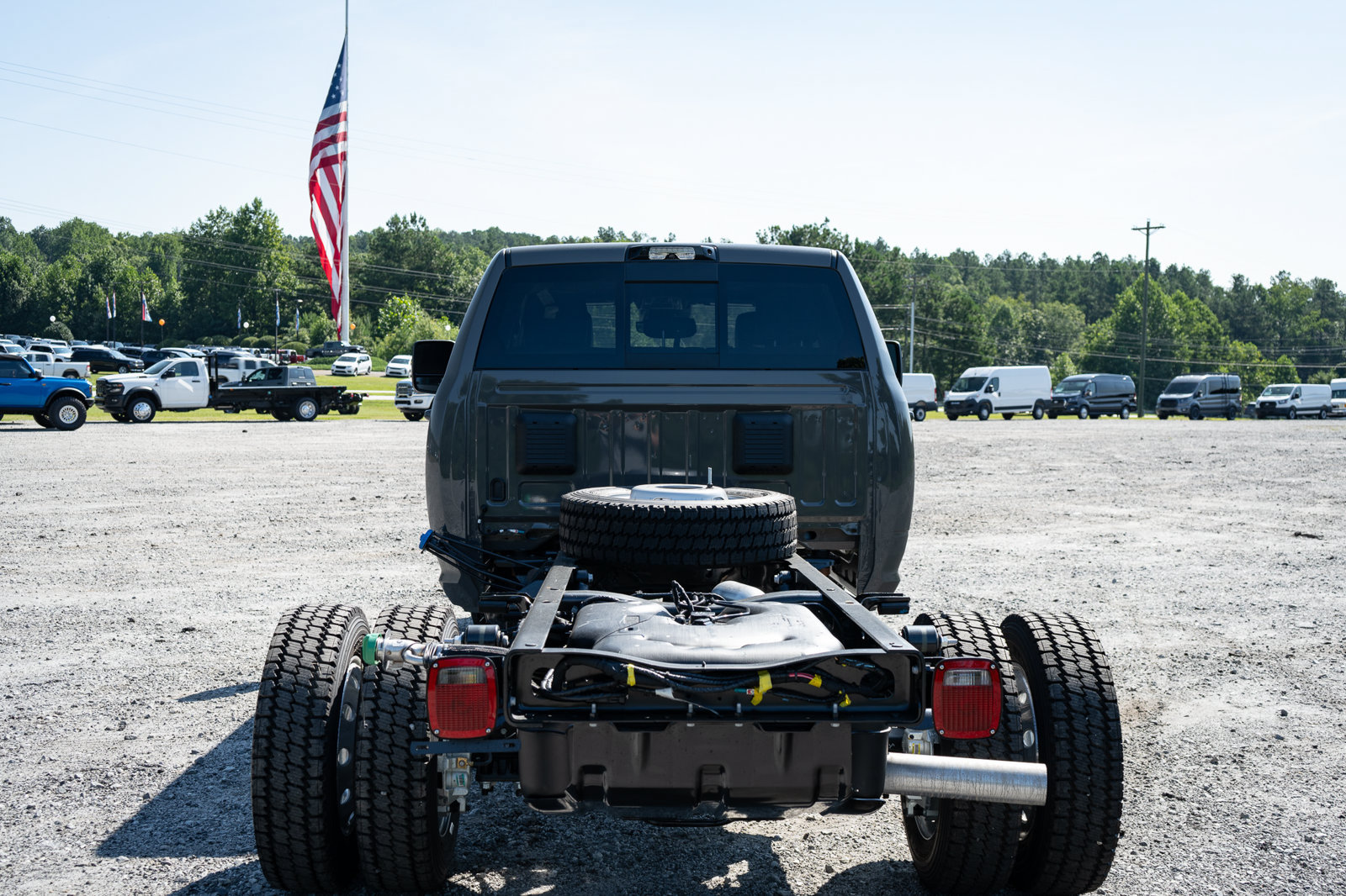 New 2026 RAM 4500 4x4 Crew Cab DRW w/ Laramie Trim Package image 8