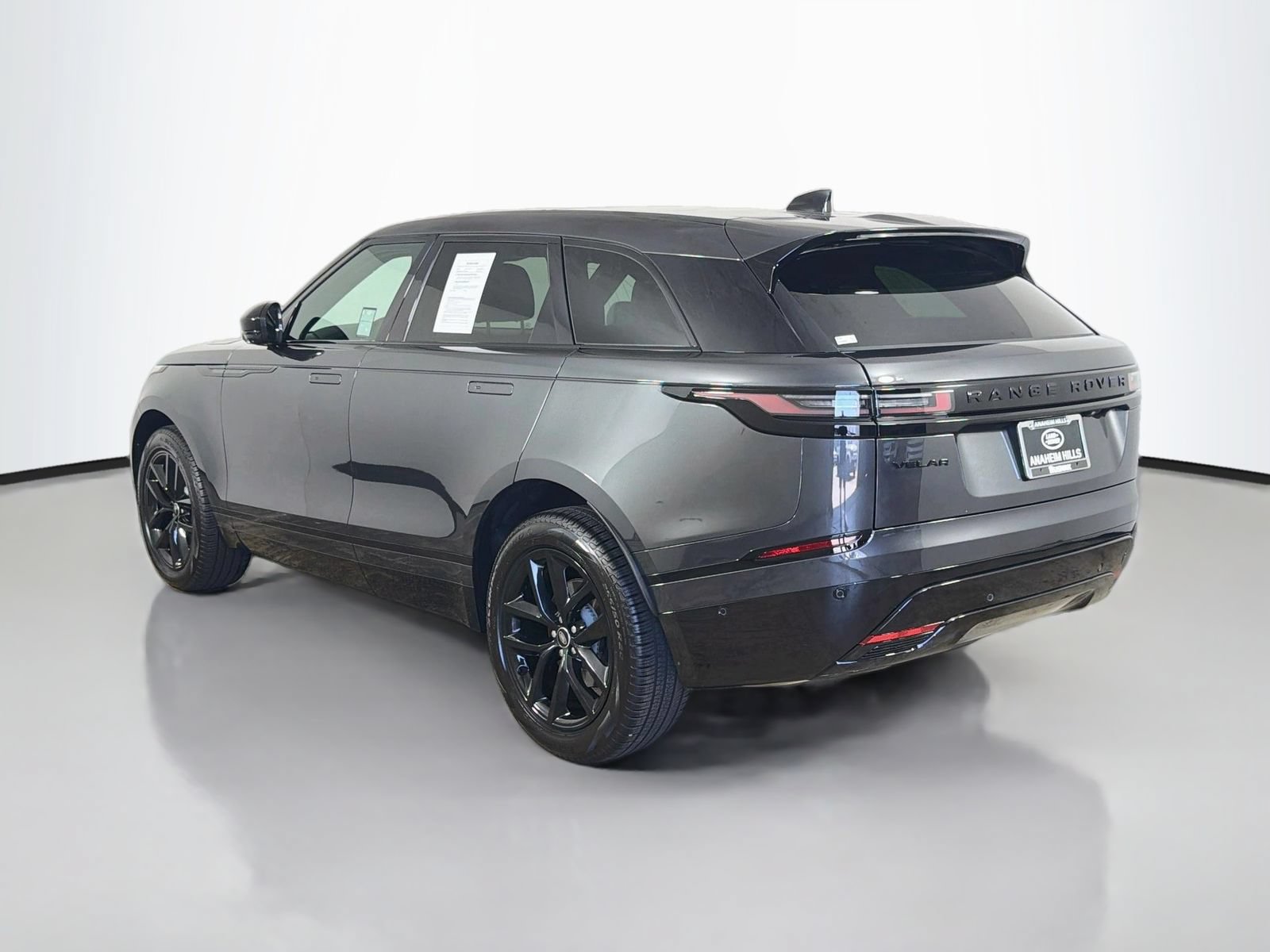 Certified 2026 Land Rover Range Rover Velar Dynamic SE AWD/4WD image 3