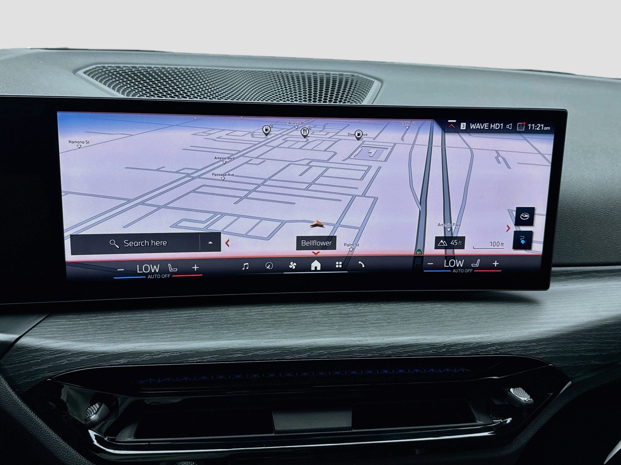 Used 2025 BMW i4 eDrive40 w/ M Sport Package RWD image 9